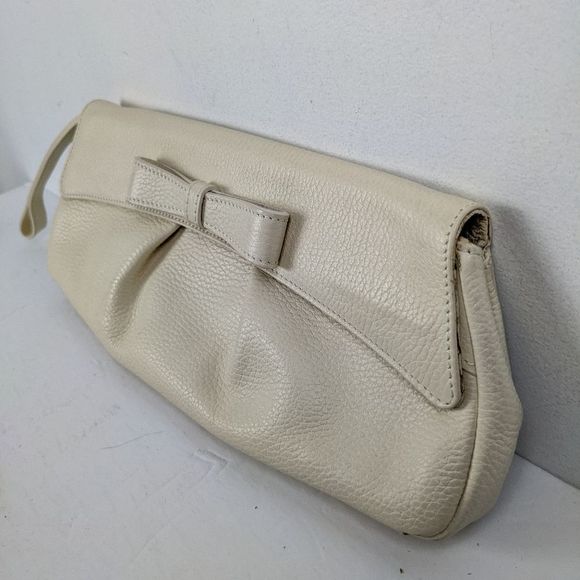 Claudia Firenze Cream Leather Bow Clutch - Picture 5 of 7